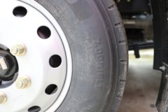 陕汽商用车 德龙G300 137马力 4.2米单排厢式轻卡(SX5046XXYNP6341)