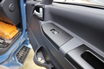 �������� Z1 ���Ŵ��綯��ʽ�ῨͼƬ