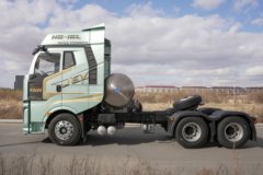 一汽解放 J6V重卡 领航版 660马力 6X4 LNG自动档牵引车(液缓)(CA4250P66M26T1E6)