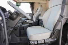 一汽解放 J6V重卡 领航版 660马力 6X4 LNG自动档牵引车(液缓)(CA4250P66M26T1E6)