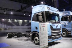 东风华神 HS7 240马力 4X2 9.8米AMT自动档厢式载货车