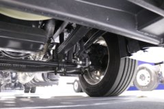 东风华神 HS7 240马力 4X2 9.8米AMT自动档厢式载货车