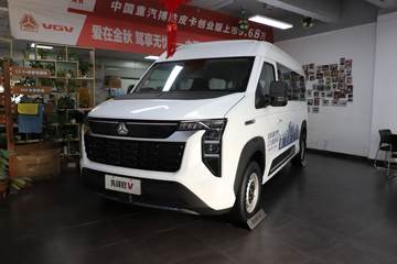 中国重汽VGV 先锋官V 140马力 2.0T柴油 6座 中轴中顶轻客
