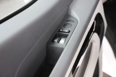 中国重汽VGV 先锋官V 140马力 2.0T柴油 6座 中轴中顶轻客