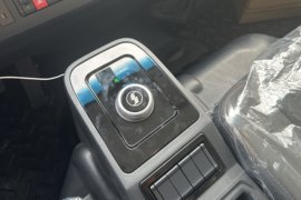 智云S300&nbsp;电动冷藏车驾驶室图片