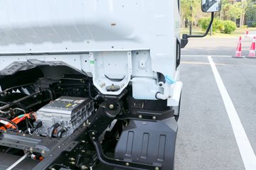 �������ó� ����S300 ���а� 4.5T 4.08�״��綯��س�(��ɲ)(SX5048XLCBEV341N)120.27kWhͼƬ