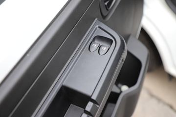 ���� ��èM1 2024�� ������Ӣ�� 2.7T 2�� 4.745�״��綯��ʽ���䳵38.7kWhͼƬ
