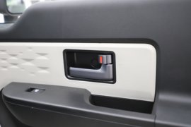 ES50&nbsp;电动封闭厢货驾驶室图片