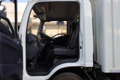 江西五十铃 翼放EM7 152马力 4.2米单排厢式轻卡(液压尾板)(JXW5040XXYCDJB2)