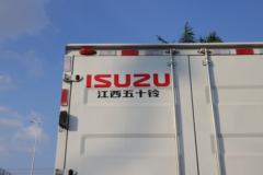 江西五十铃 翼放EM7 152马力 4.2米单排厢式轻卡(液压尾板)(JXW5040XXYCDJB2)