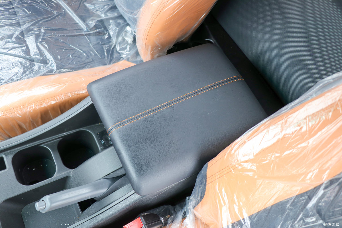 ���� ����L3 2.0L 127���� CNG 4.2�׵��������Ῠ��ʻ��                                               