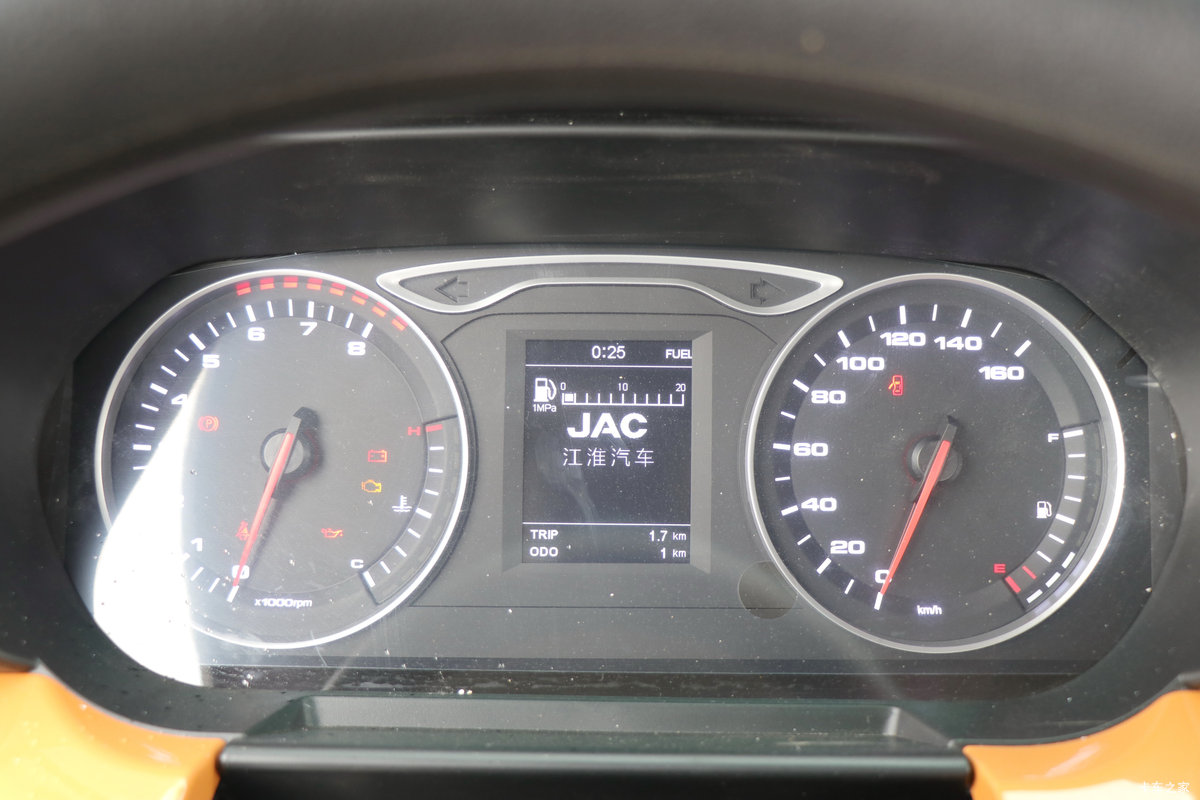 ���� ����L3 2.0L 127���� CNG 4.2�׵��������Ῠ��ʻ��                                               