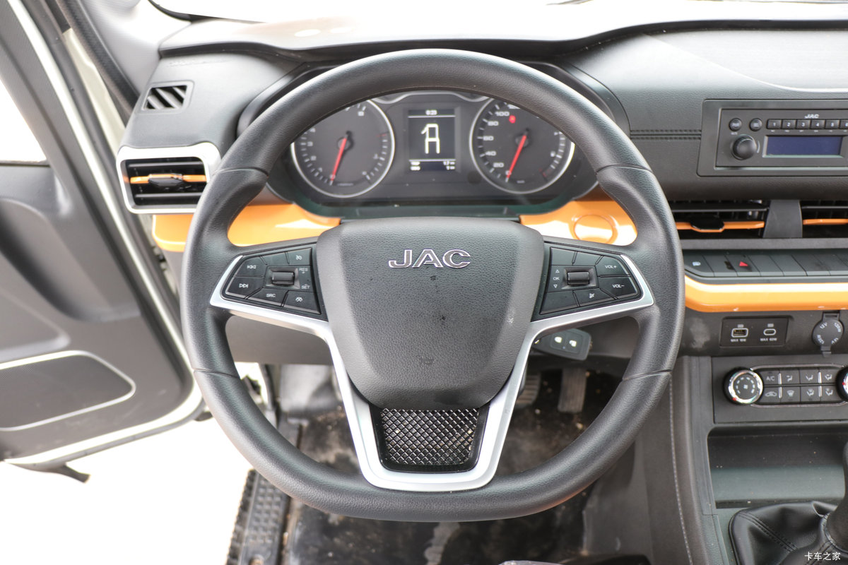 ���� ����L3 2.0L 127���� CNG 4.2�׵��������Ῠ��ʻ��                                               