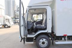 江铃 乐行E路达 快递物流版 4.5T 4.2米单排纯电动厢式轻卡77.28kWh