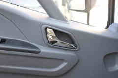 江铃 乐行E路达 快递物流版 4.5T 4.2米单排纯电动厢式轻卡77.28kWh