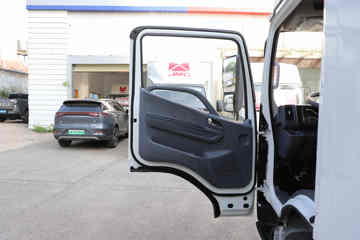 ���� ����E·�� ��������� 4.5T 4.2�׵��Ŵ��綯��ʽ�Ῠ77.28kWhͼƬ