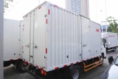 江铃 顺达EV 4.5T 4.155米单排插电式增程混合动力厢式轻卡18.43kWh