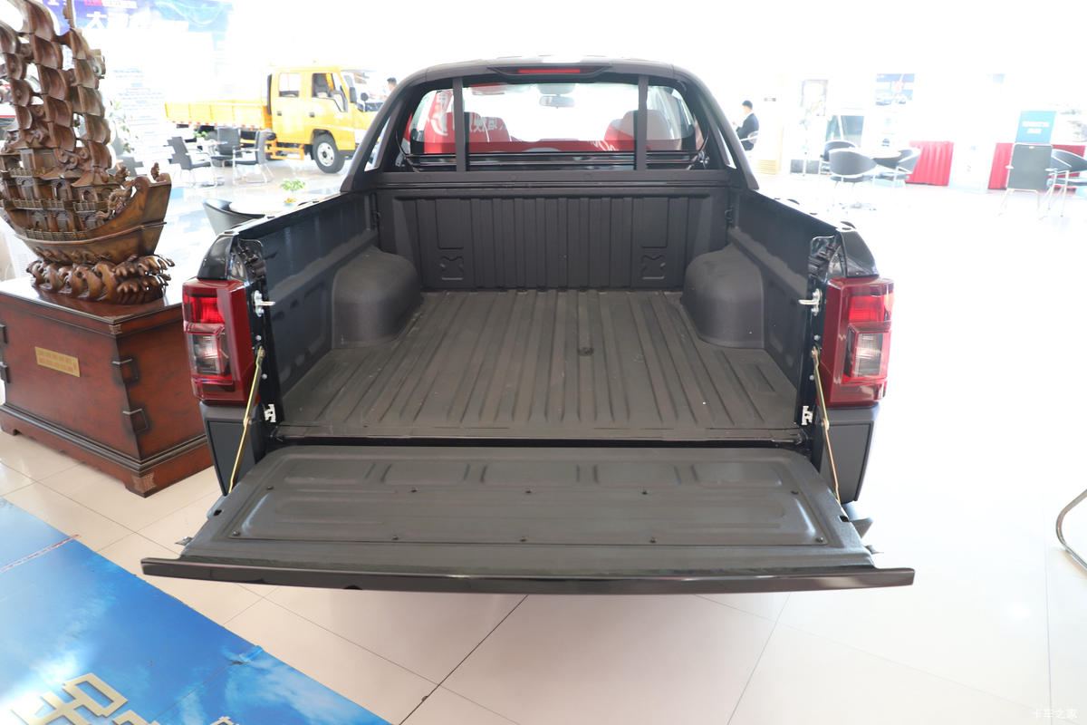 ���� ��7 2023�� ������ 2.0T���� 141���� �����ֶ� ����˫��Ƥ����װ                                                