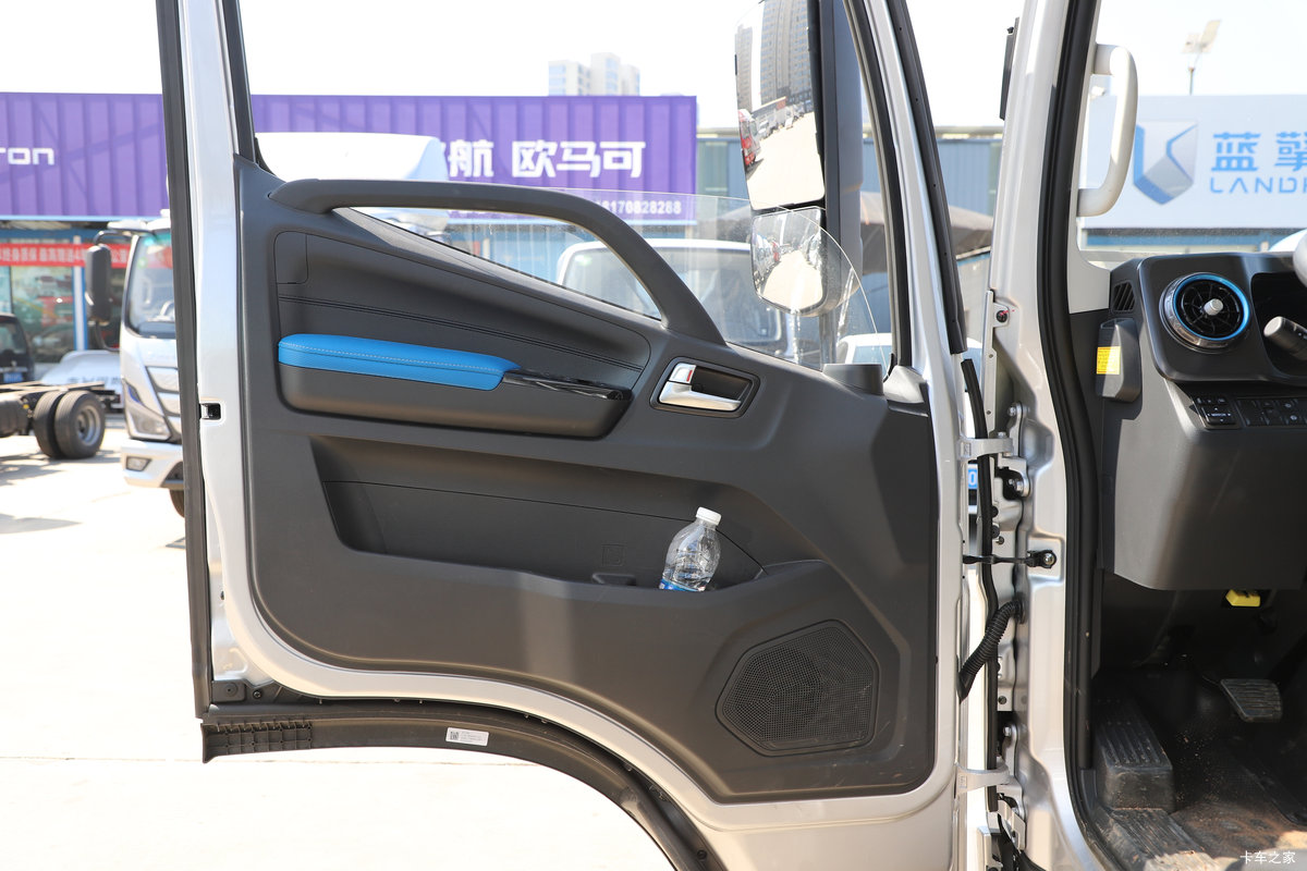 欧马可S1载货车驾驶室图片