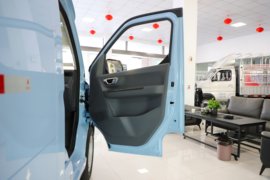 星享V7E 电动封闭厢货驾驶室图片