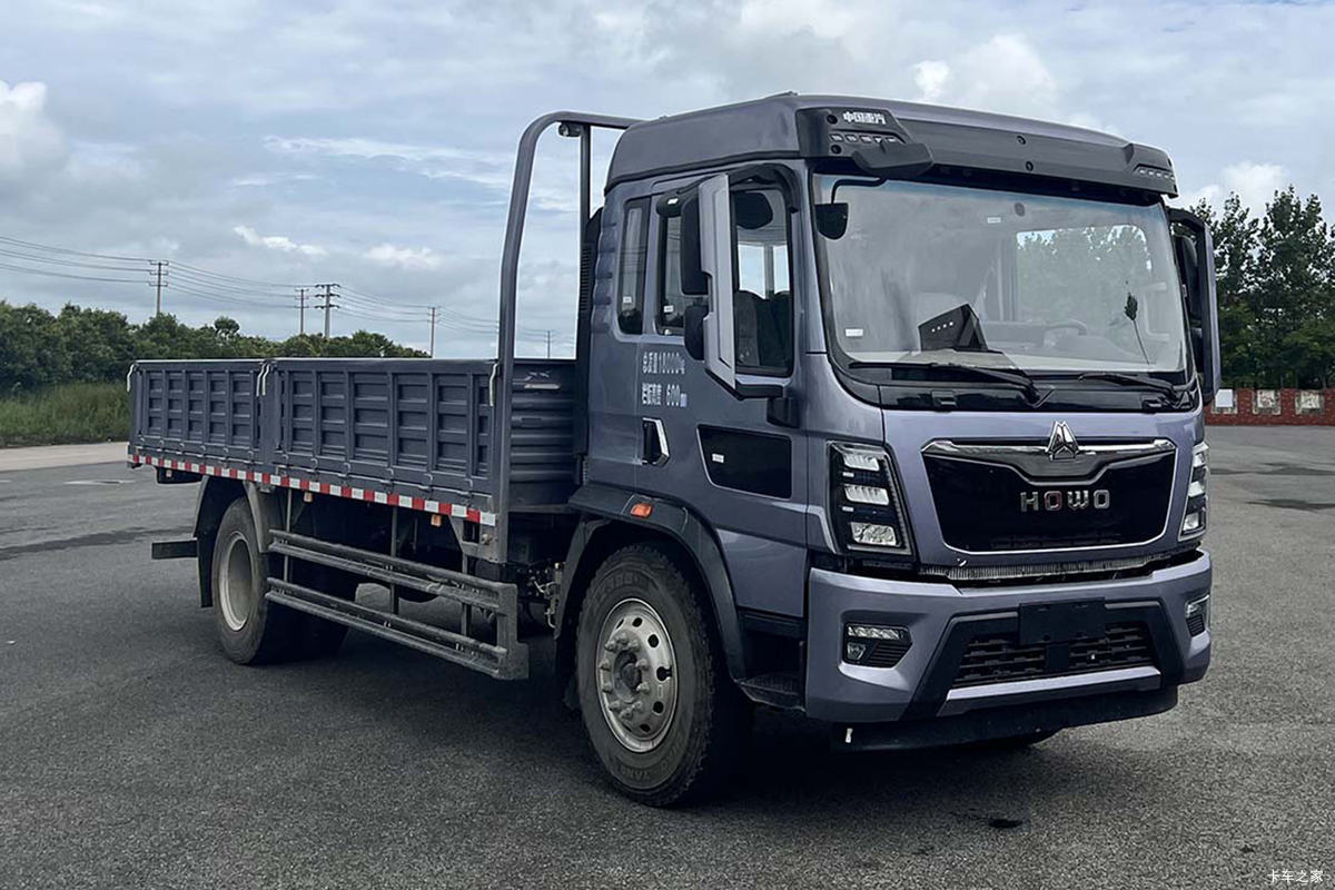 中国重汽HOWO 统帅PRO 240马力 4.6米栏板载货车
