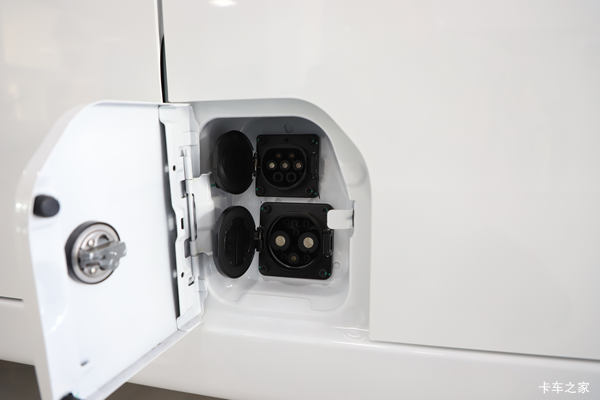 �Ż�0.5�� ��ͨ������V6E���ܰ�綯������ϵ�г�ֵ����