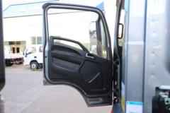 重汽豪曼 牛气冲天 180马力 4.15米单排仓栅式轻卡(3650轴距)(ZZ5048CCYF17FB3)