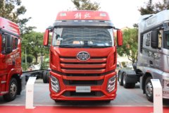一汽解放 J6V重卡 精英版 530马力 6X4 LNG自动档牵引车(液缓)(CA4250P66M25T1E6)
