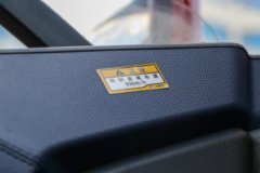 一汽解放 J6V重卡 精英版 530马力 6X4 LNG自动档牵引车(液缓)(CA4250P66M25T1E6)