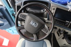 青岛解放 JH6重卡 智尊版 620马力 6X4 AMT自动档牵引车(CA4254P25K2T1E6A80)