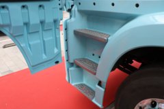 青岛解放 JH6重卡 智尊版 620马力 6X4 AMT自动档牵引车(CA4254P25K2T1E6A80)