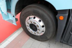 青岛解放 JH6重卡 智尊版 620马力 6X4 AMT自动档牵引车(CA4254P25K2T1E6A80)