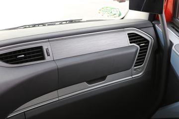 һ����� J6V�ؿ� �캽�� 640���� 6X4 AMT�Զ���ǣ����(Һ��)ͼƬ