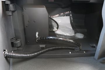 һ����� J6V�ؿ� �캽�� 640���� 6X4 AMT�Զ���ǣ����(Һ��)ͼƬ