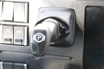 һ����� J6V�ؿ� �캽�� 640���� 6X4 AMT�Զ���ǣ����(Һ��)ͼƬ