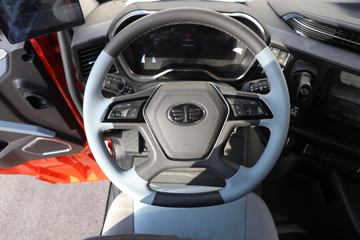 һ����� J6V�ؿ� �캽�� 640���� 6X4 AMT�Զ���ǣ����(Һ��)ͼƬ