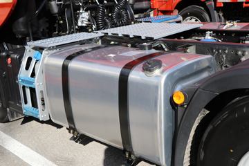 һ����� J6V�ؿ� �캽�� 640���� 6X4 AMT�Զ���ǣ����(Һ��)ͼƬ