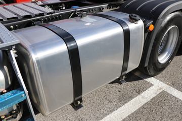 һ����� J6V�ؿ� �캽�� 640���� 6X4 AMT�Զ���ǣ����(Һ��)ͼƬ