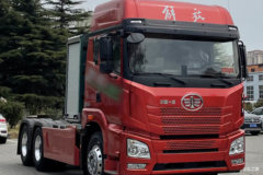 青岛解放 JK6重卡 6X4 纯电动牵引车422.87kWh