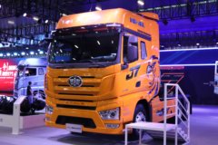 一汽解放 J7 660马力 6X4 LNG自动档牵引车(锡柴)(CA4250P77M26T1E6)