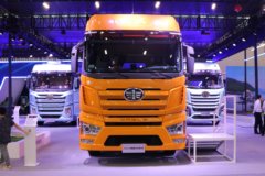 一汽解放 J7 660马力 6X4 LNG自动档牵引车(锡柴)(CA4250P77M26T1E6)
