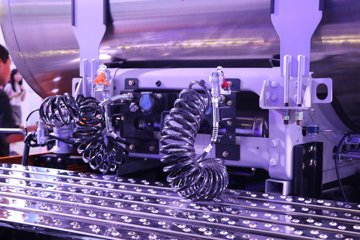 һ����� J7 660���� 6X4 LNG�Զ���ǣ����(����)(CA4250P77M26T1E6)ͼƬ