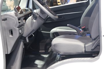 ����E˳�� 2025�� ���綯 3.8�׵��������Ῠ ʱ���°�63.75kWhͼƬ