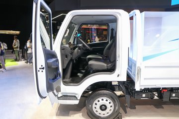 ����E˳�� 2025�� ���綯 3.8�׵��������Ῠ ʱ���°�63.75kWhͼƬ