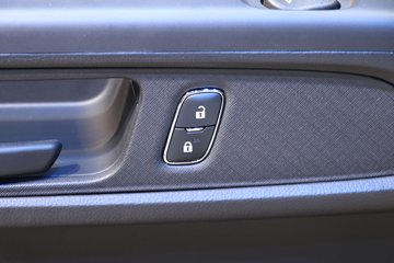 ����E˳�� 2025�� ���綯 3.8�׵��������Ῠ ʱ���°�63.75kWhͼƬ