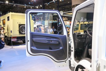 ����E˳�� 2025�� ���綯 3.8�׵��������Ῠ ʱ���°�63.75kWhͼƬ