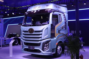 一汽解放 J6V重卡 领航版 660马力 6X4 LNG自动档牵引车(液缓)(CA4250P66M26T1E6)