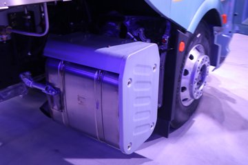 һ����� J6V�ؿ� �캽�� 660���� 6X4 LNG�Զ���ǣ����(Һ��)(CA4250P66M26T1E6)ͼƬ