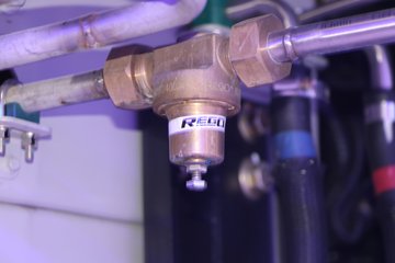 һ����� J6V�ؿ� �캽�� 660���� 6X4 LNG�Զ���ǣ����(Һ��)(CA4250P66M26T1E6)ͼƬ