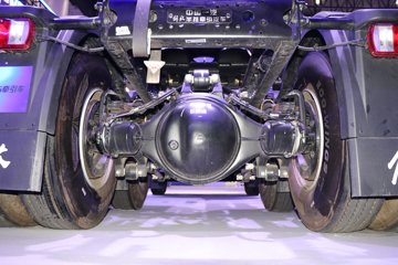 һ����� J6V�ؿ� �캽�� 660���� 6X4 LNG�Զ���ǣ����(Һ��)(CA4250P66M26T1E6)ͼƬ